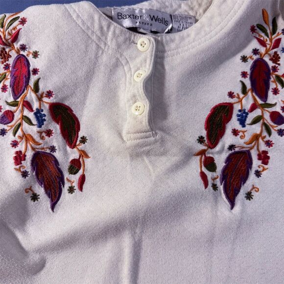 Baxter Wells Petite Ivory Floral Embroidered Henley Top Size L - Picture 7 of 8
